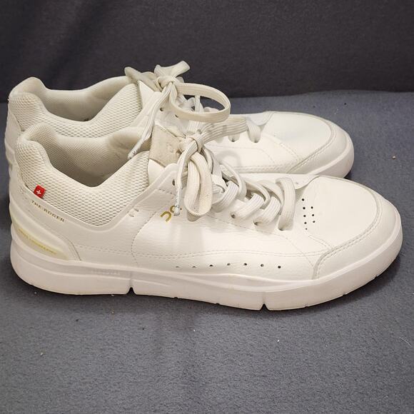 On Running The Roger Centre Court Shoes Womens Size 7.5 White CloudTec 48.99437 - Picture 2 of 16